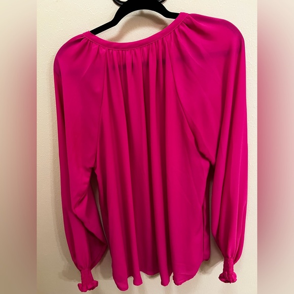 Chic Magenta Women's Blouse - Picture 4 of 5